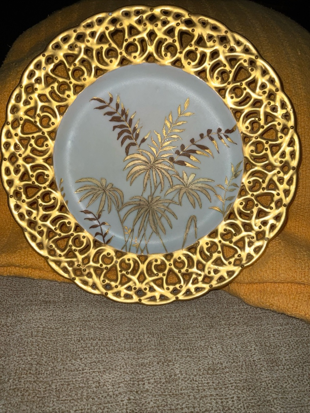 Antique Gold Filigree Decorative Plate with Gold Palm Motif - Picture 4 of 7